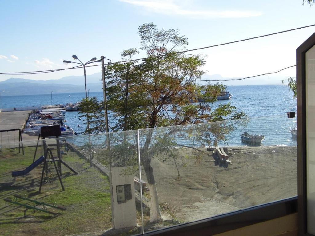 Filippos Apartments Amarynthos Bagian luar foto