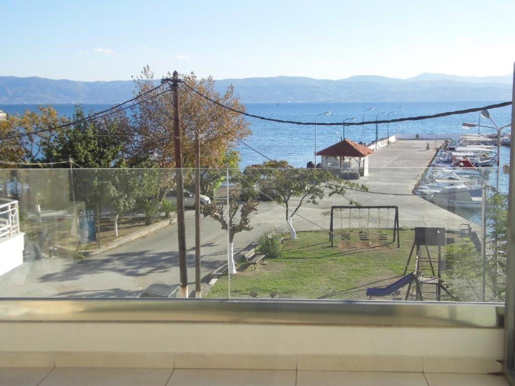 Filippos Apartments Amarynthos Bagian luar foto