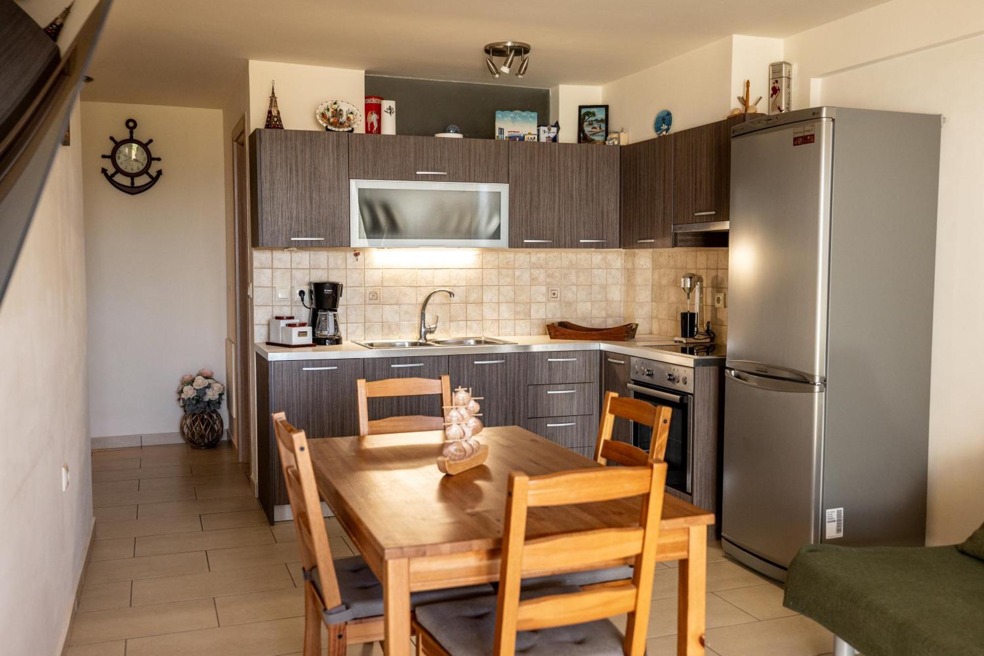 Filippos Apartments Amarynthos Bagian luar foto