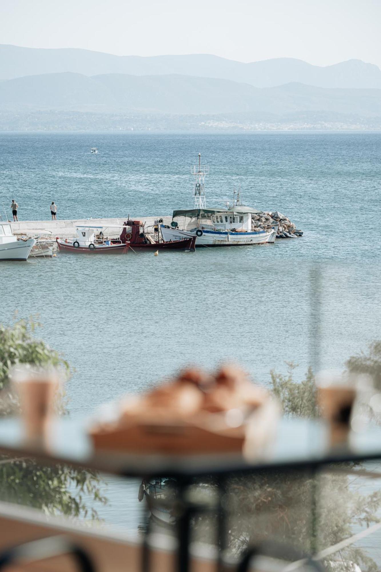 Filippos Apartments Amarynthos Bagian luar foto