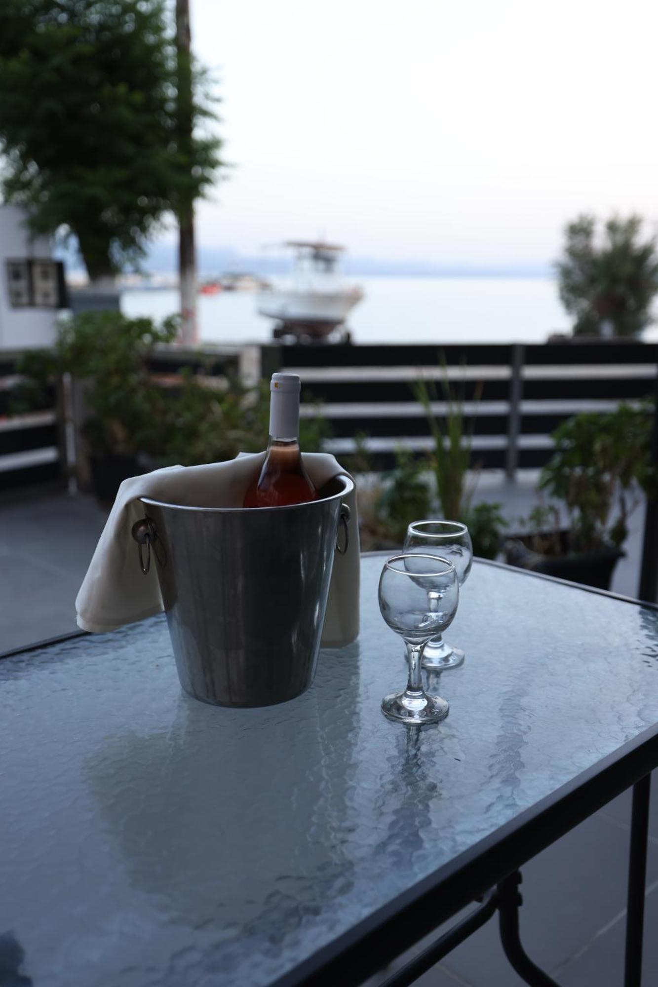 Filippos Apartments Amarynthos Bagian luar foto